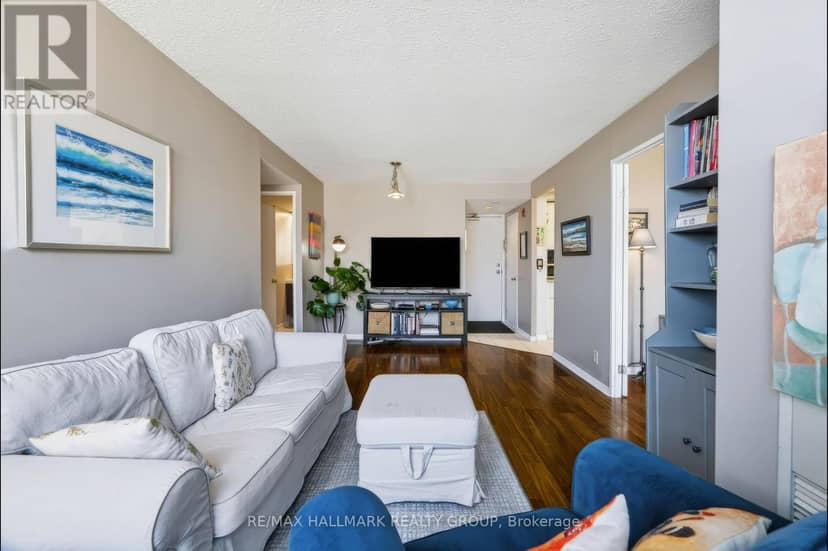 616 - 45 Holland Avenue — photo 15 of 26