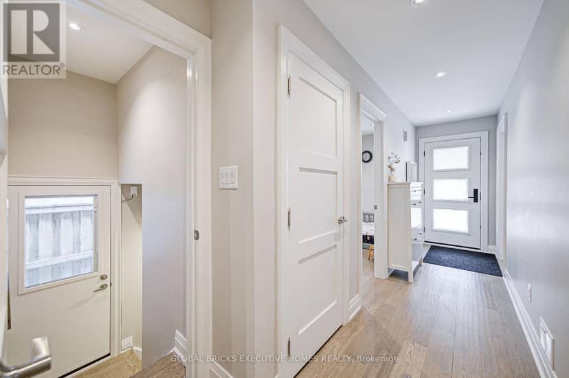 6 Cardigan Road — photo 15 of 32