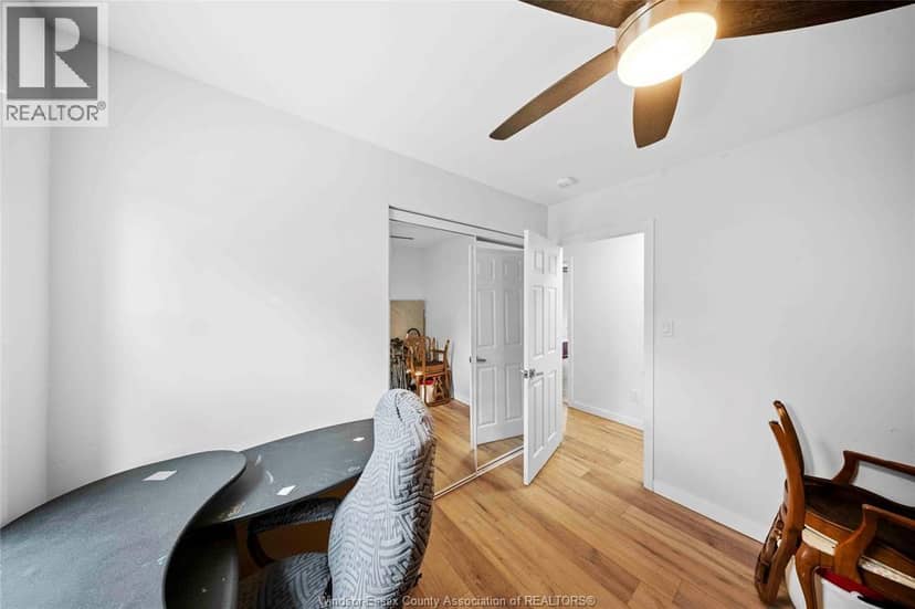 3495 Longfellow Avenue — photo 33 of 39