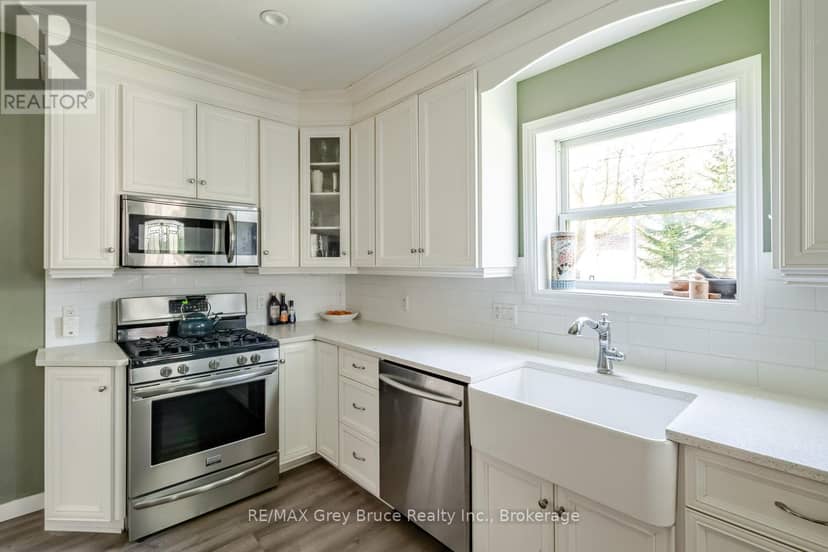 105 Main Street — photo 12 of 40
