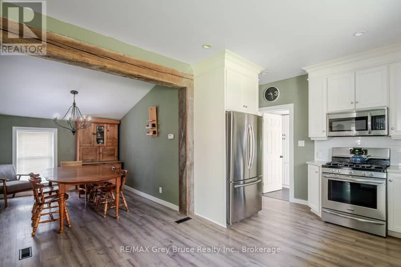 105 Main Street — photo 15 of 40