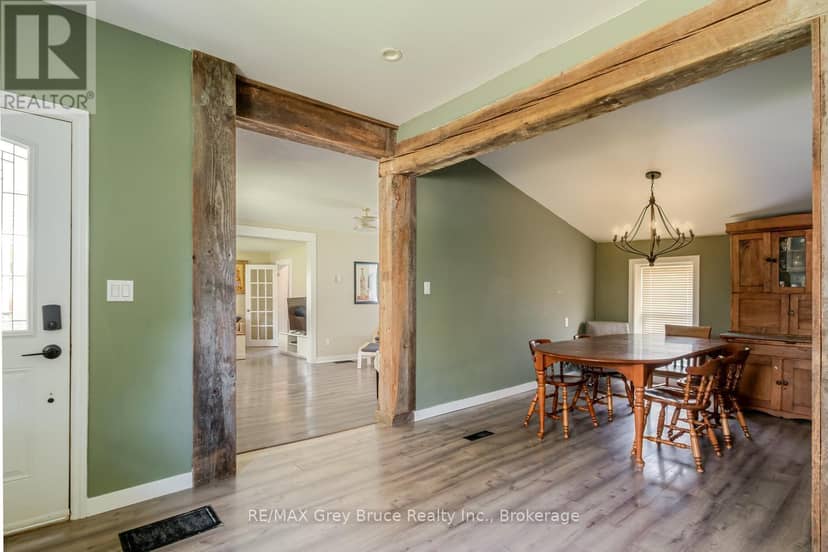 105 Main Street — photo 17 of 40