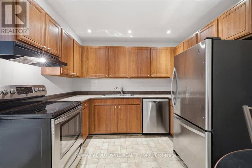 401 - 5250 Lakeshore Road — photo 14 of 34
