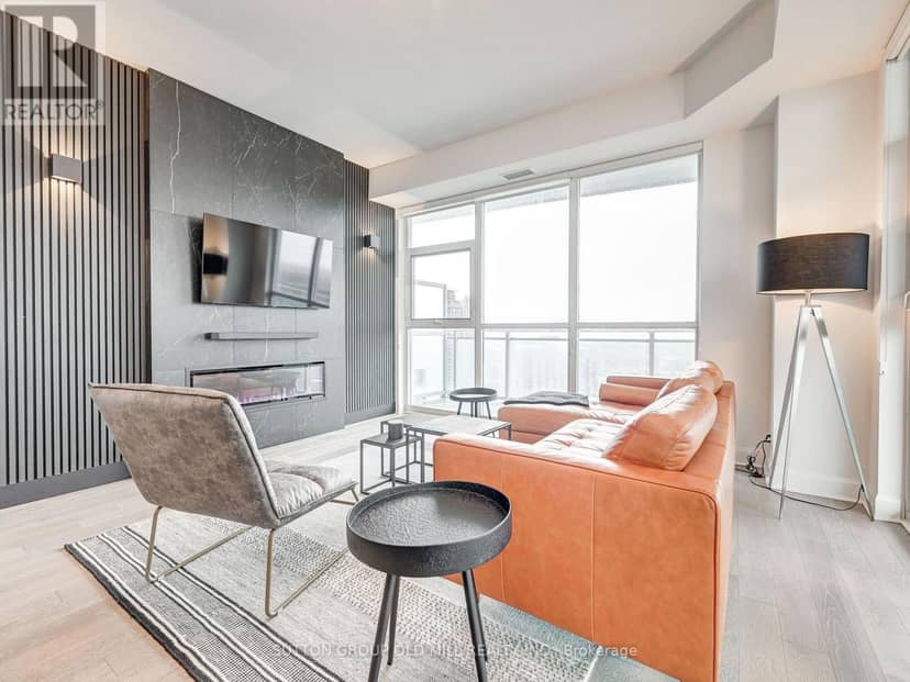 LPH3704 - 33 Shorebreeze Drive — photo 1 of 28