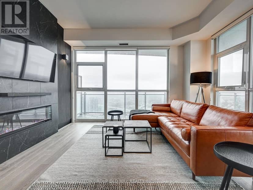 LPH3704 - 33 Shorebreeze Drive — photo 10 of 28
