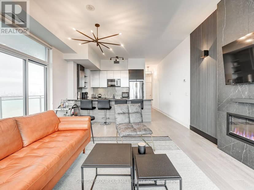 LPH3704 - 33 Shorebreeze Drive — photo 14 of 28
