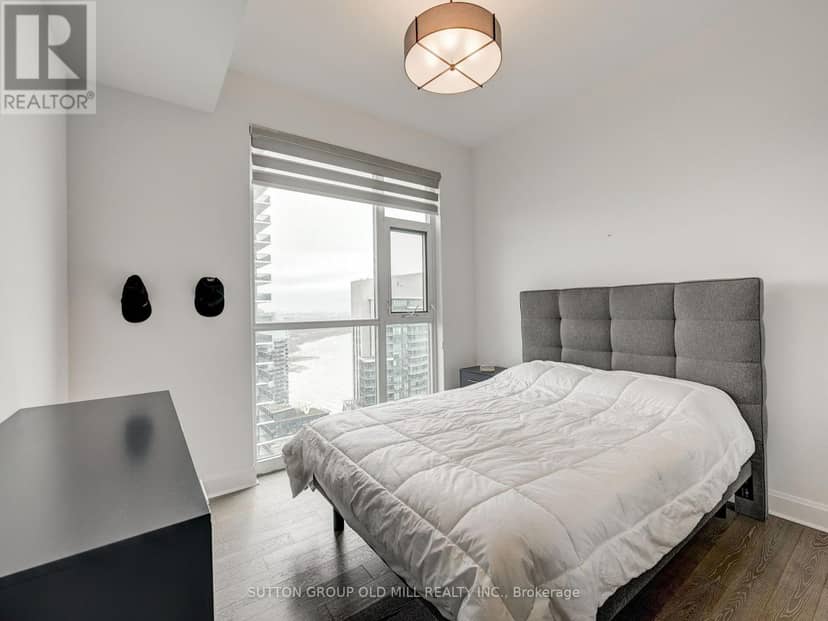 LPH3704 - 33 Shorebreeze Drive — photo 17 of 28