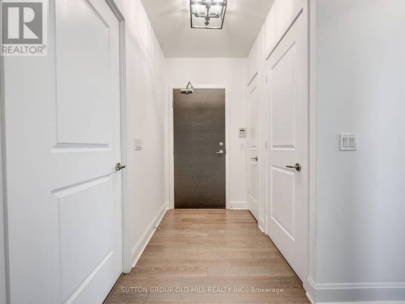 LPH3704 - 33 Shorebreeze Drive — photo 2 of 28