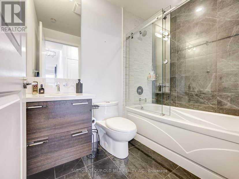 LPH3704 - 33 Shorebreeze Drive — photo 20 of 28