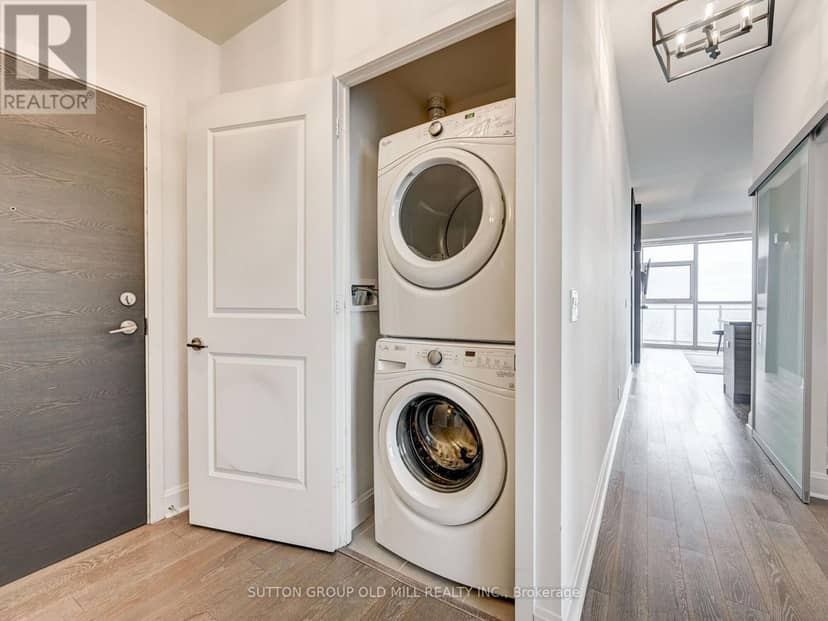 LPH3704 - 33 Shorebreeze Drive — photo 21 of 28