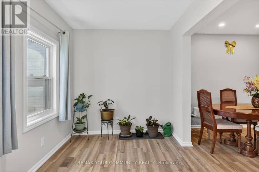 426 Wolsely Street — photo 5 of 27