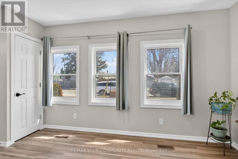 426 Wolsely Street — photo 4 of 27