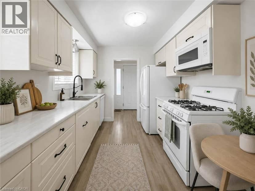 220 CAIRN Street — photo 11 of 40