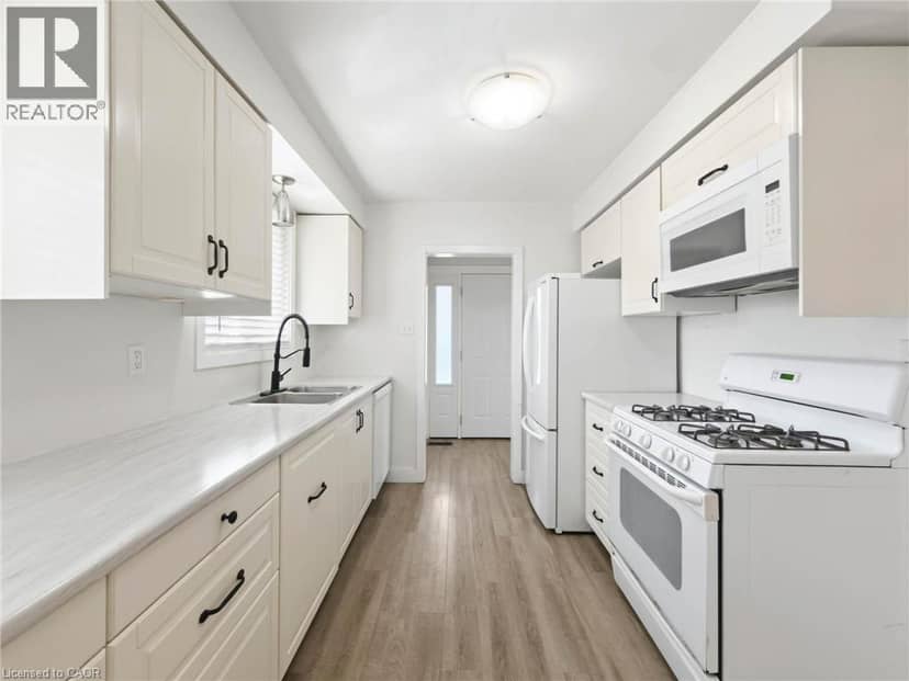 220 CAIRN Street — photo 16 of 40