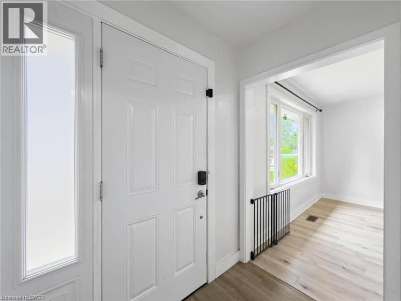 220 CAIRN Street — photo 4 of 40