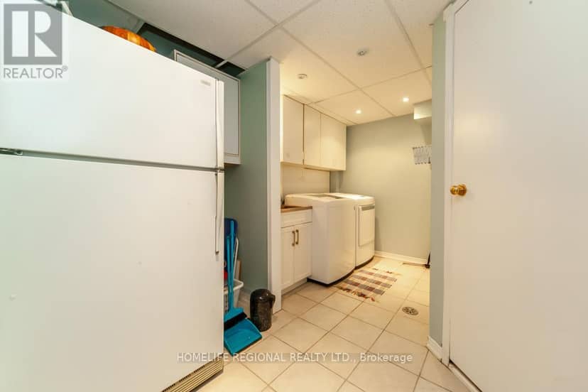20 Rosemarie Crescent — photo 19 of 23