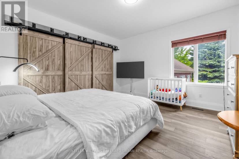 18 Yongeview Avenue — photo 15 of 33