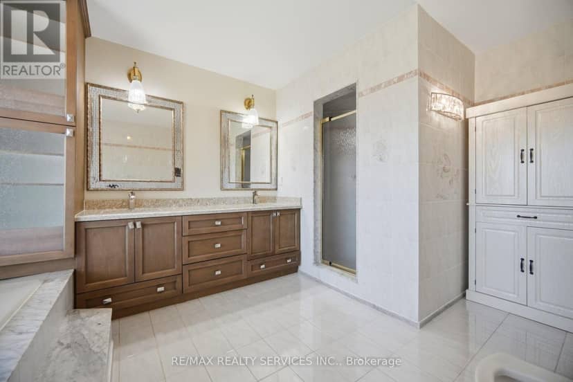 36 Shadywood Road — photo 23 of 40