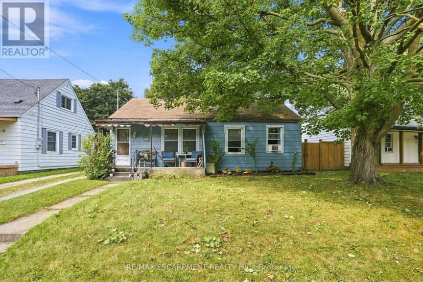 9 Lancaster Avenue — photo 1 of 24