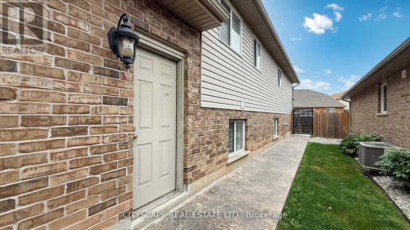 8655 Westport Drive — photo 3 of 40