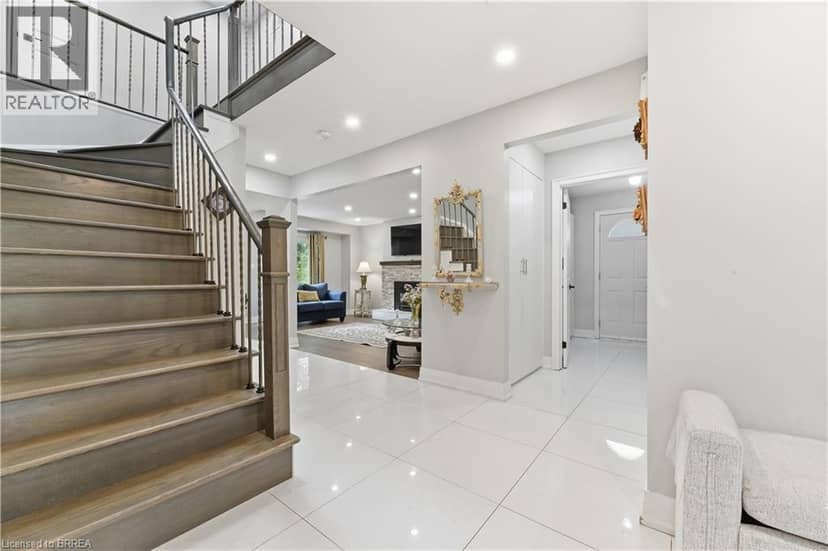 512 HAWTHORNE Crescent, Milton, photo 3
