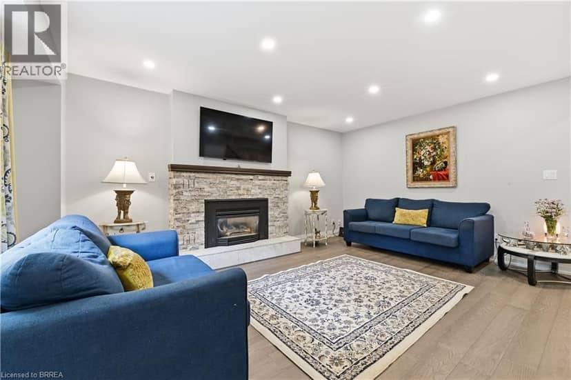 512 HAWTHORNE Crescent — photo 16 of 40