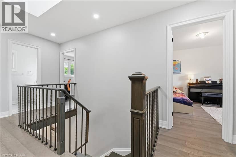 512 HAWTHORNE Crescent — photo 18 of 40