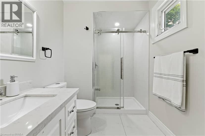 512 HAWTHORNE Crescent — photo 27 of 40