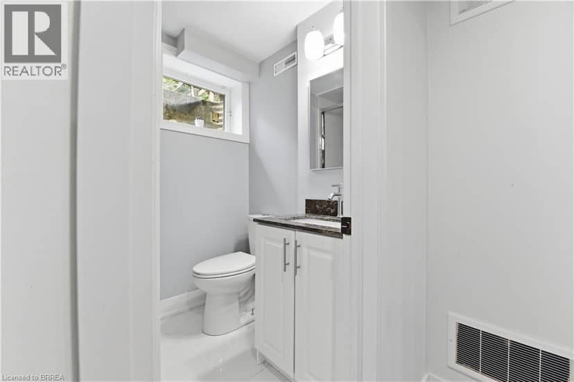512 HAWTHORNE Crescent — photo 34 of 40