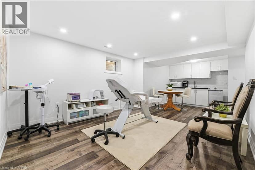 512 HAWTHORNE Crescent — photo 31 of 40