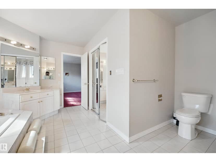 5107 17 AV NW — photo 34 of 40
