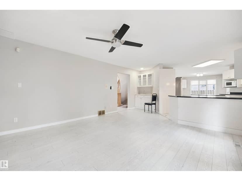5107 17 AV NW — photo 17 of 40