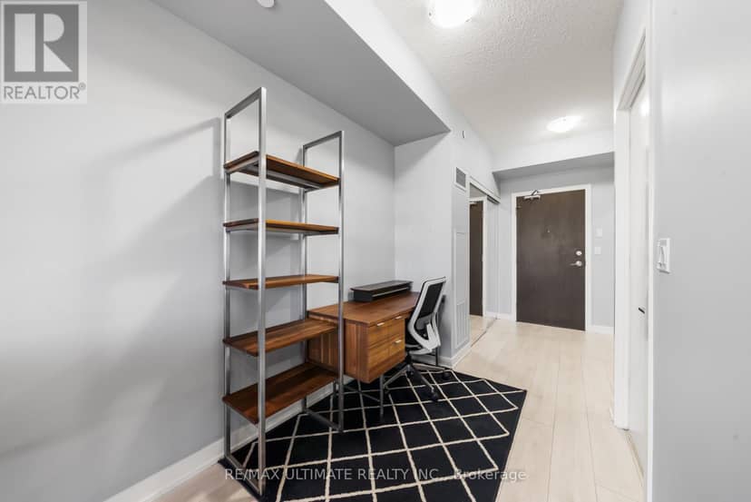 1001 - 50 Bruyeres Mews — photo 5 of 29