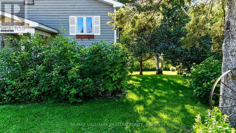 2 Franklin Street, Curve Lake First Nation 35, photo 3