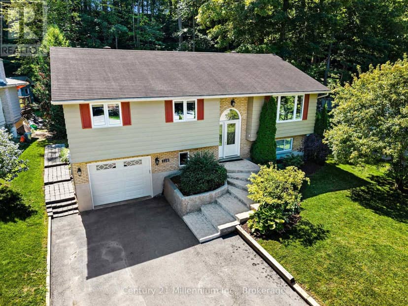 128 Parklane Crescent — photo 34 of 36