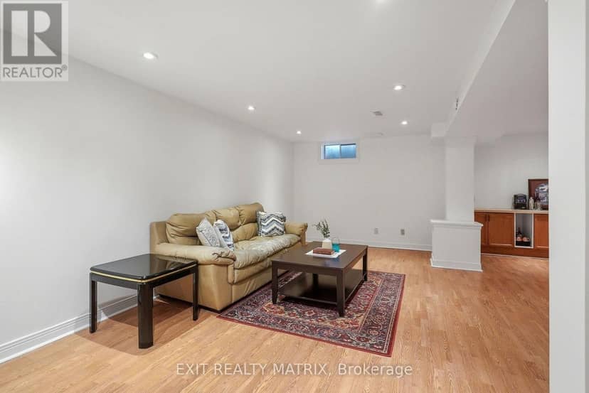 727 Brome Crescent — photo 18 of 27