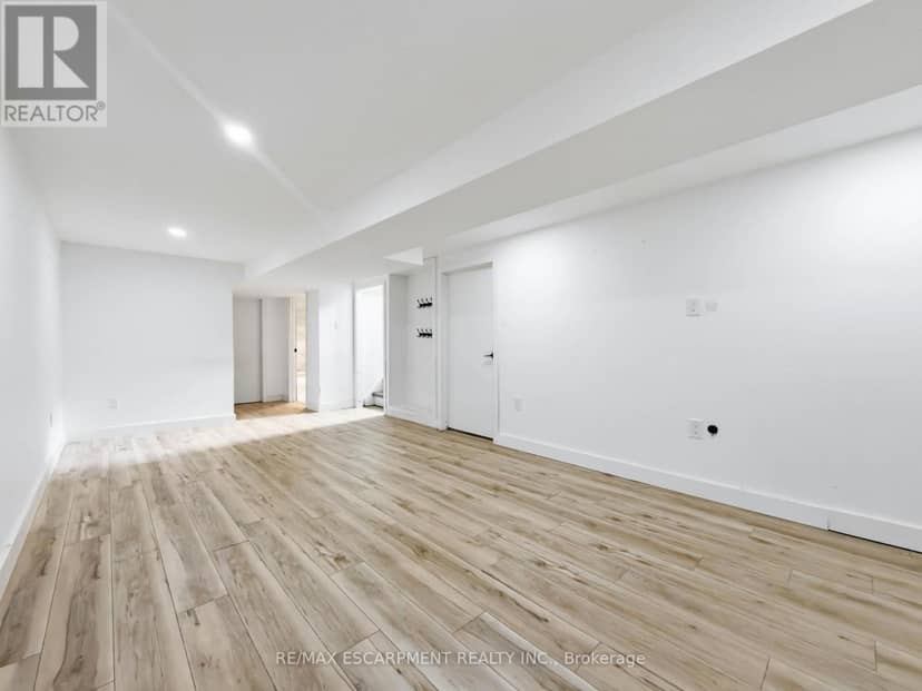 220 Cairn Street — photo 33 of 40