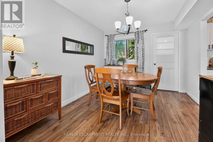 3 - 132 Lock Street W — photo 11 of 38