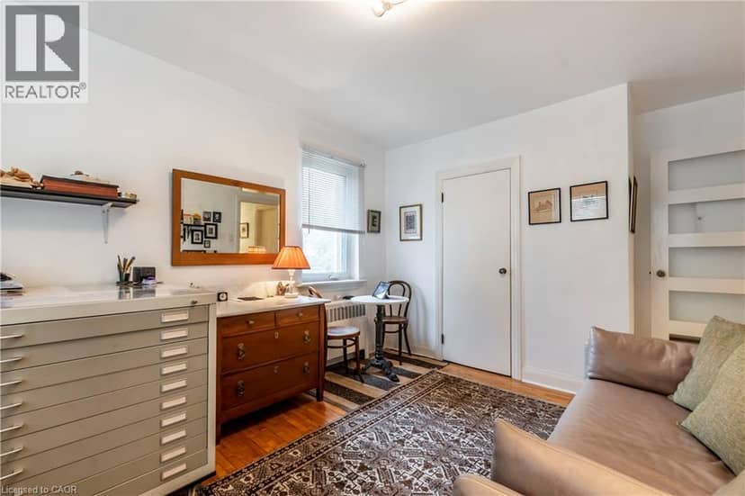 13 MCMASTER Avenue — photo 23 of 40
