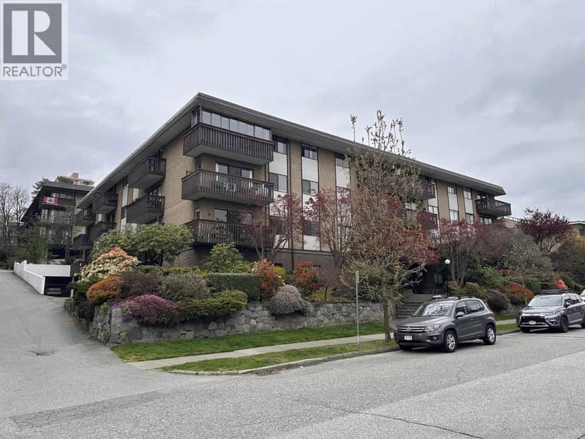 205 120 E 4TH STREET, North Vancouver