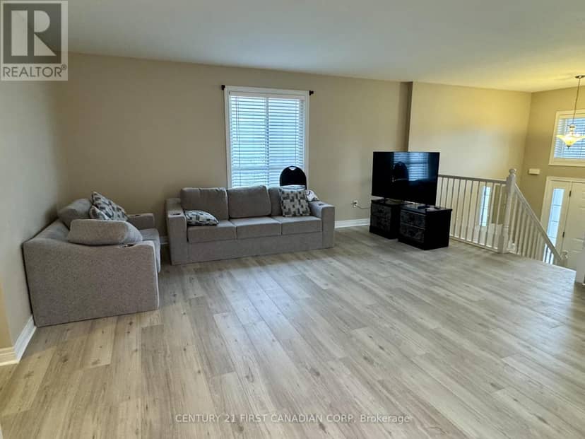 994 Marigold Street — photo 4 of 13