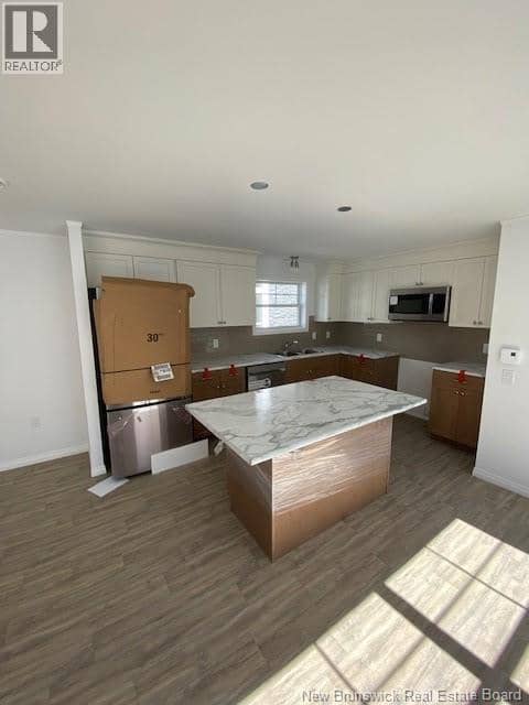 50 Ulysse Drive — photo 3 of 21