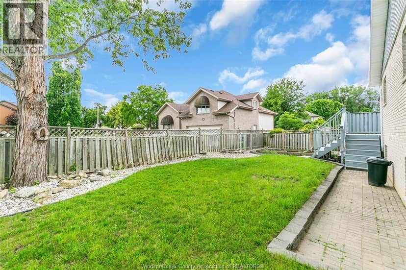 2854 Mangin Crescent — photo 36 of 38