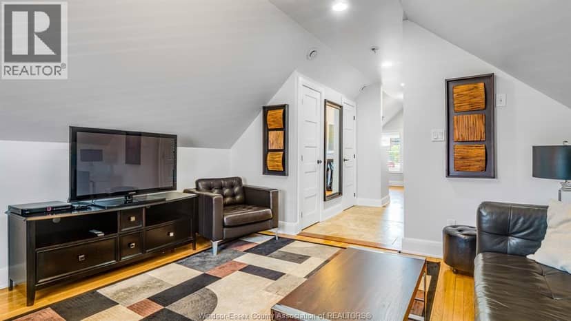 1165 Ouellette Avenue — photo 16 of 40
