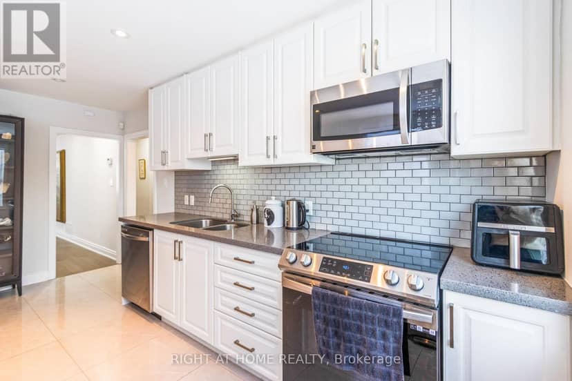 735 Srigley Street — photo 8 of 29