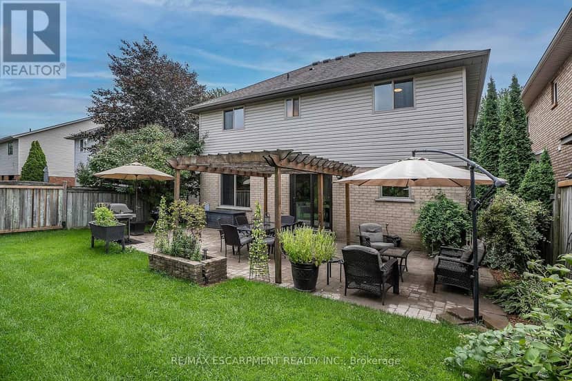 90 Surrey Drive — photo 32 of 32