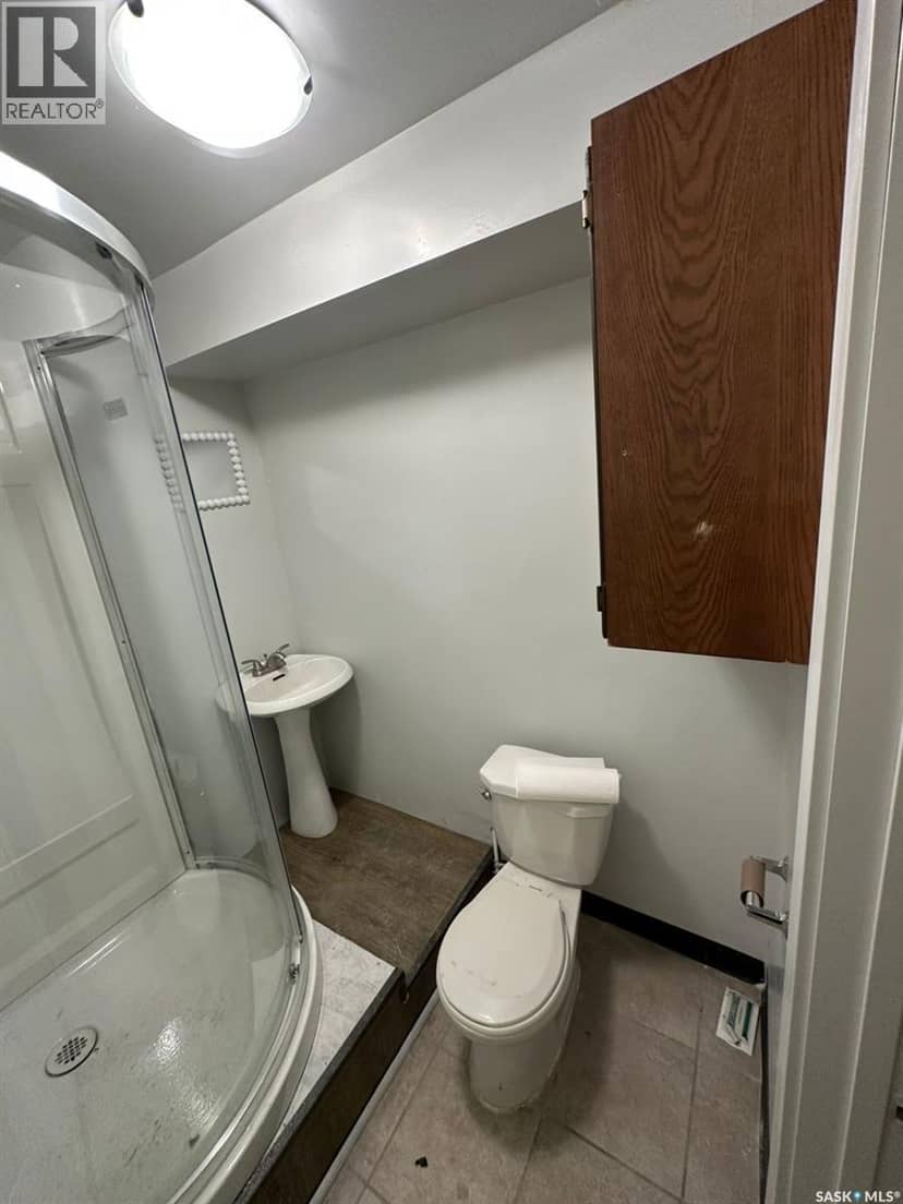 31 Irwin AVENUE — photo 10 of 22