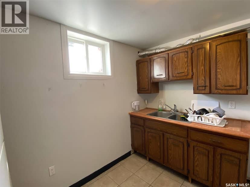 31 Irwin AVENUE — photo 15 of 22