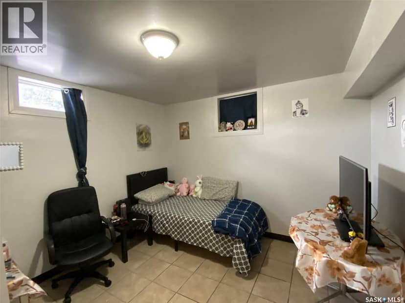 31 Irwin AVENUE — photo 16 of 22