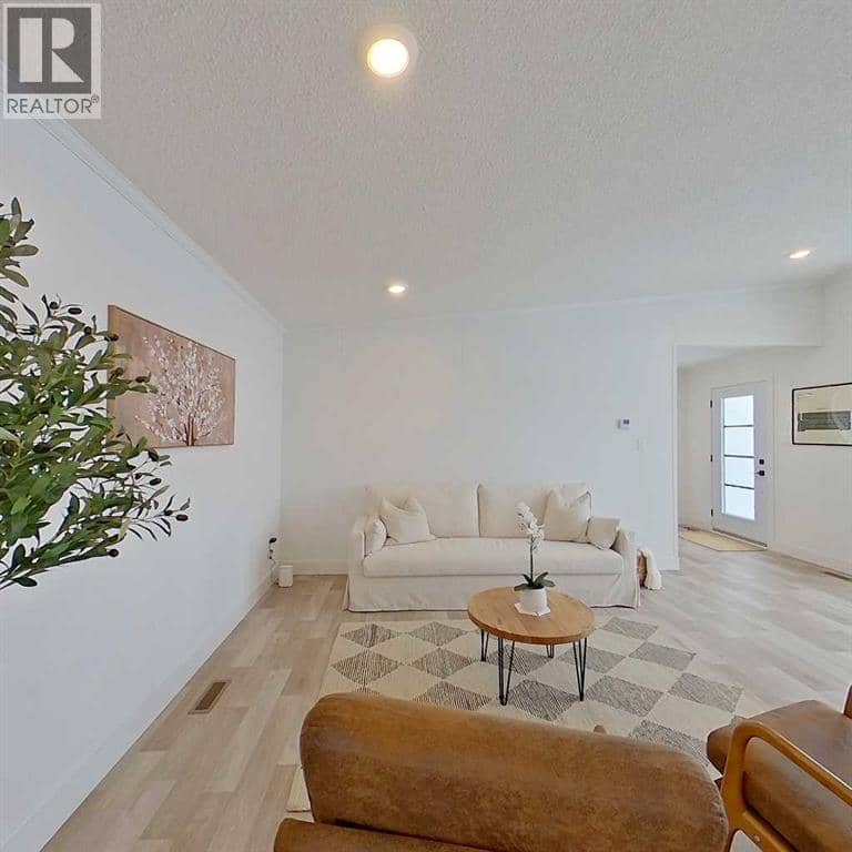 22 Tamarack Lane — photo 13 of 20